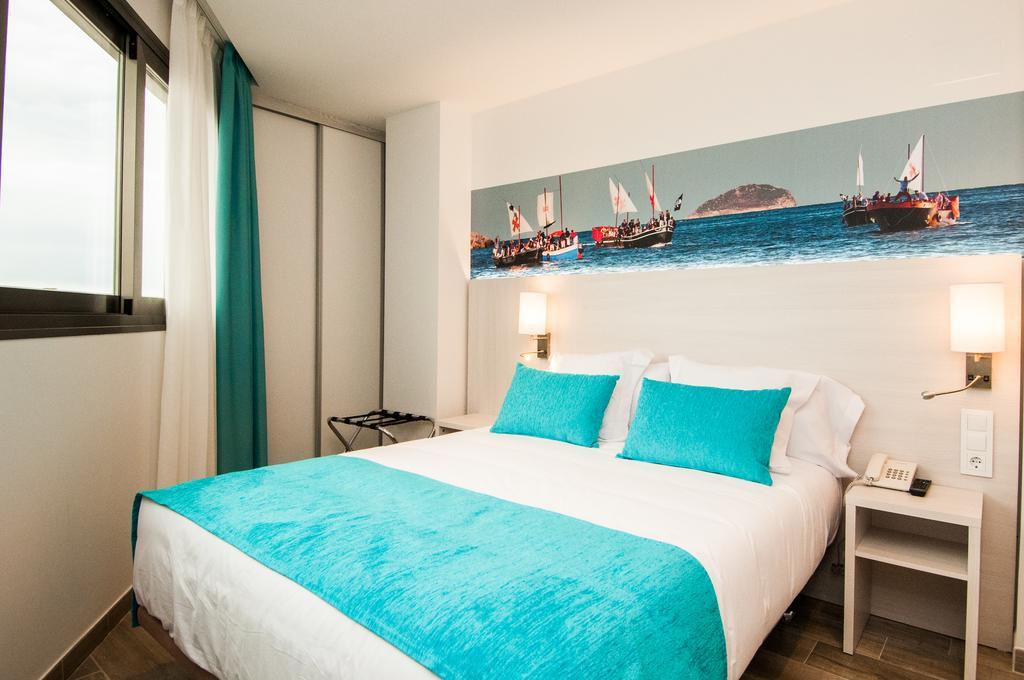 Hotel Censal Вилахойоса Екстериор снимка
