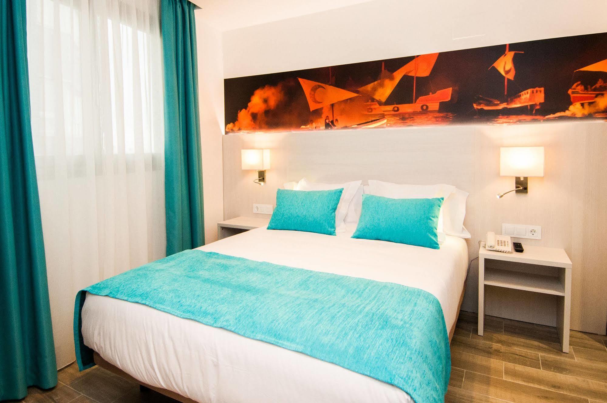 Hotel Censal Вилахойоса Екстериор снимка
