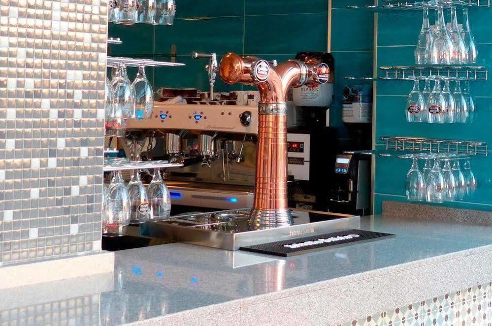 Hotel Censal Вилахойоса Екстериор снимка